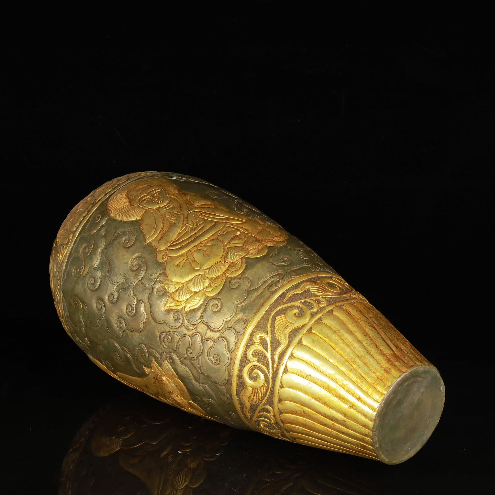 An Exquisite Gilt Silver Auspicious Cloud Pattern Vase,with Buddha Statue - 13