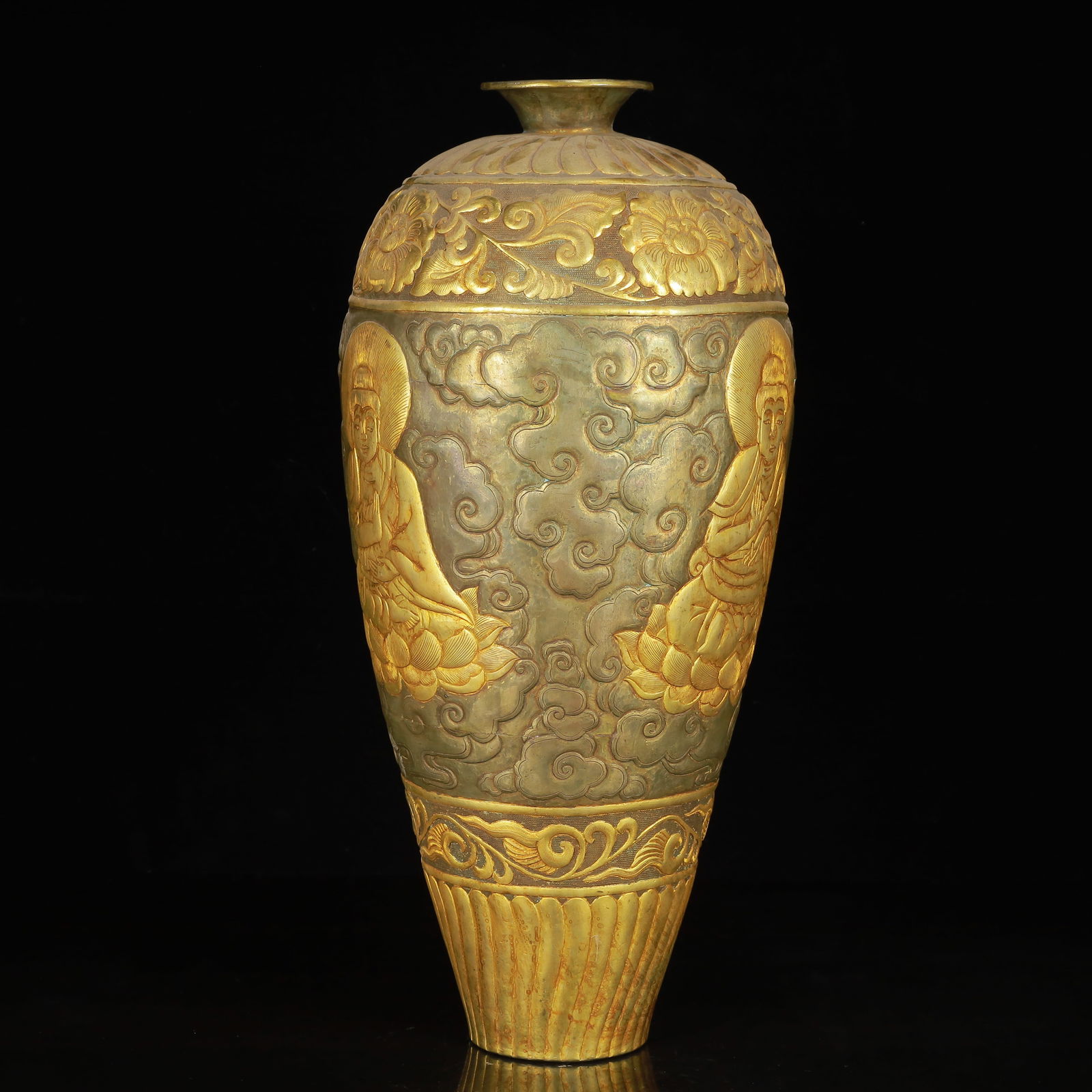 An Exquisite Gilt Silver Auspicious Cloud Pattern Vase,with Buddha Statue - 8
