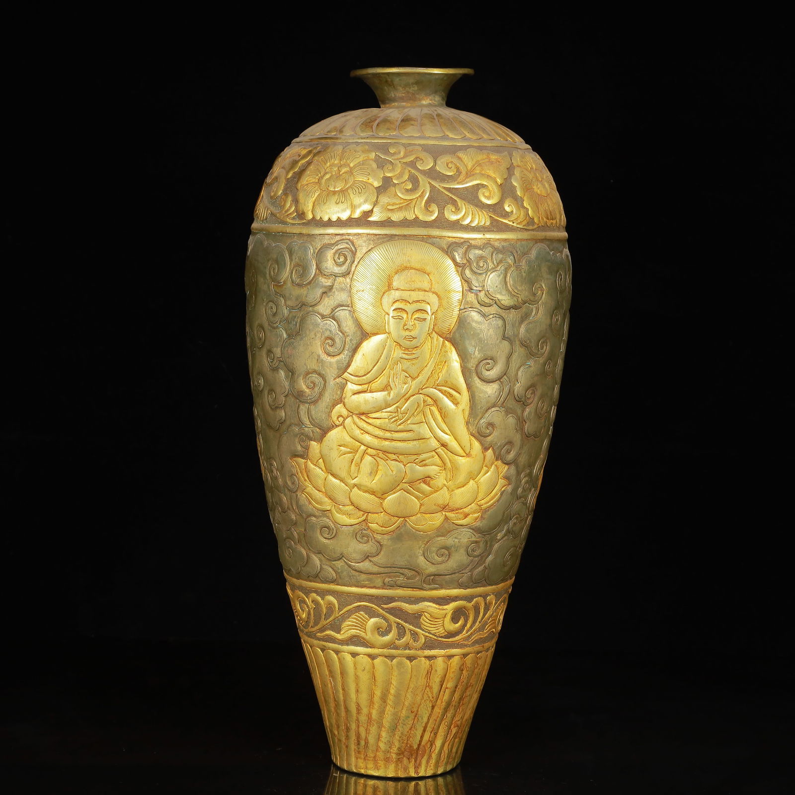An Exquisite Gilt Silver Auspicious Cloud Pattern Vase,with Buddha Statue - 9