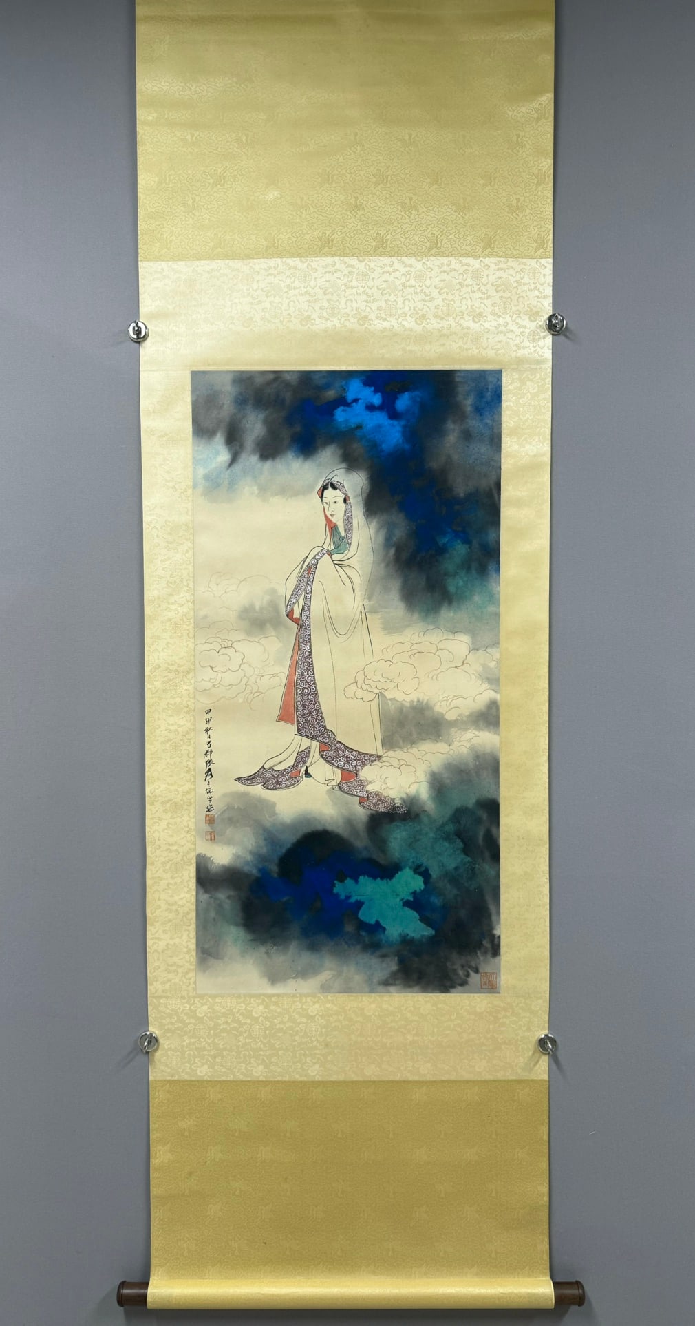 A Chinese Vertical Scroll Ink Painting of Figure on Paper: A Chinese Vertical Scroll Ink Painting of Figure on Paper,Zhang Daqian,Size:39inx19.3in 