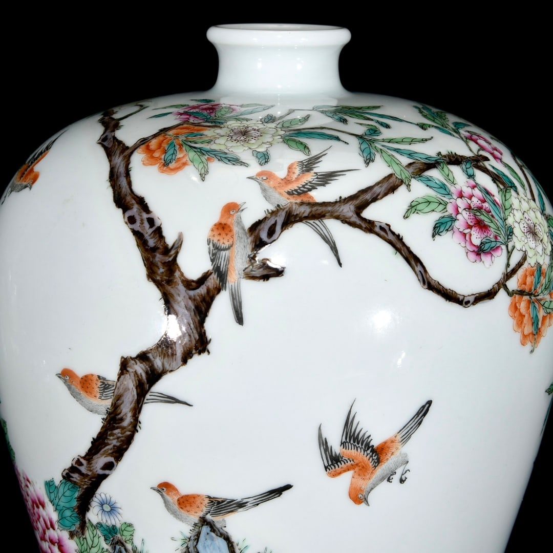 A Rare Famille-Rose Flower and Bird Pattern Vase - 4