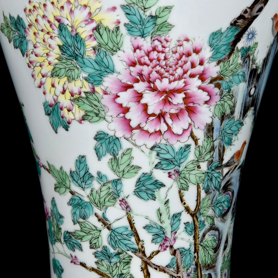 A Rare Famille-Rose Flower and Bird Pattern Vase - 6