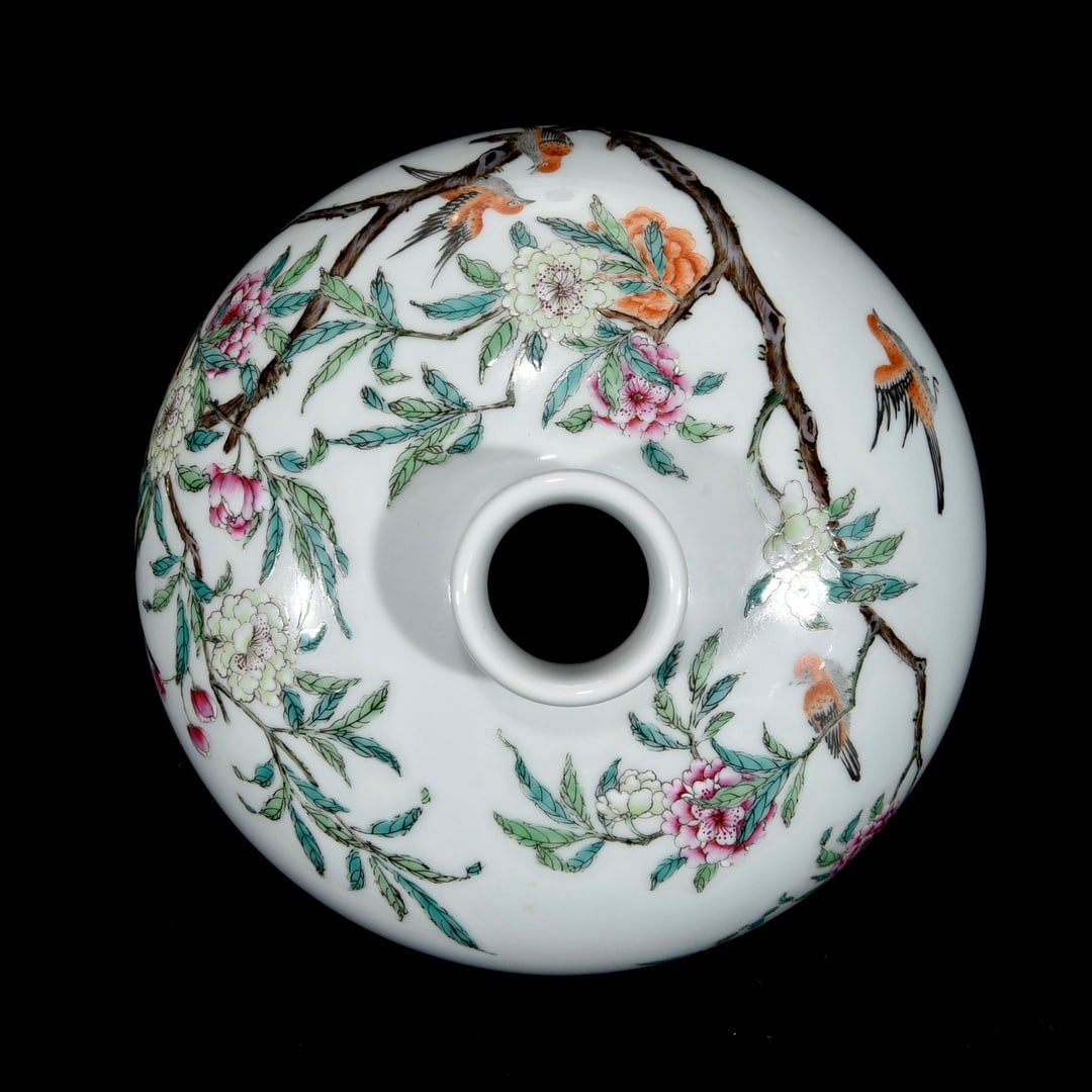 A Rare Famille-Rose Flower and Bird Pattern Vase - 8