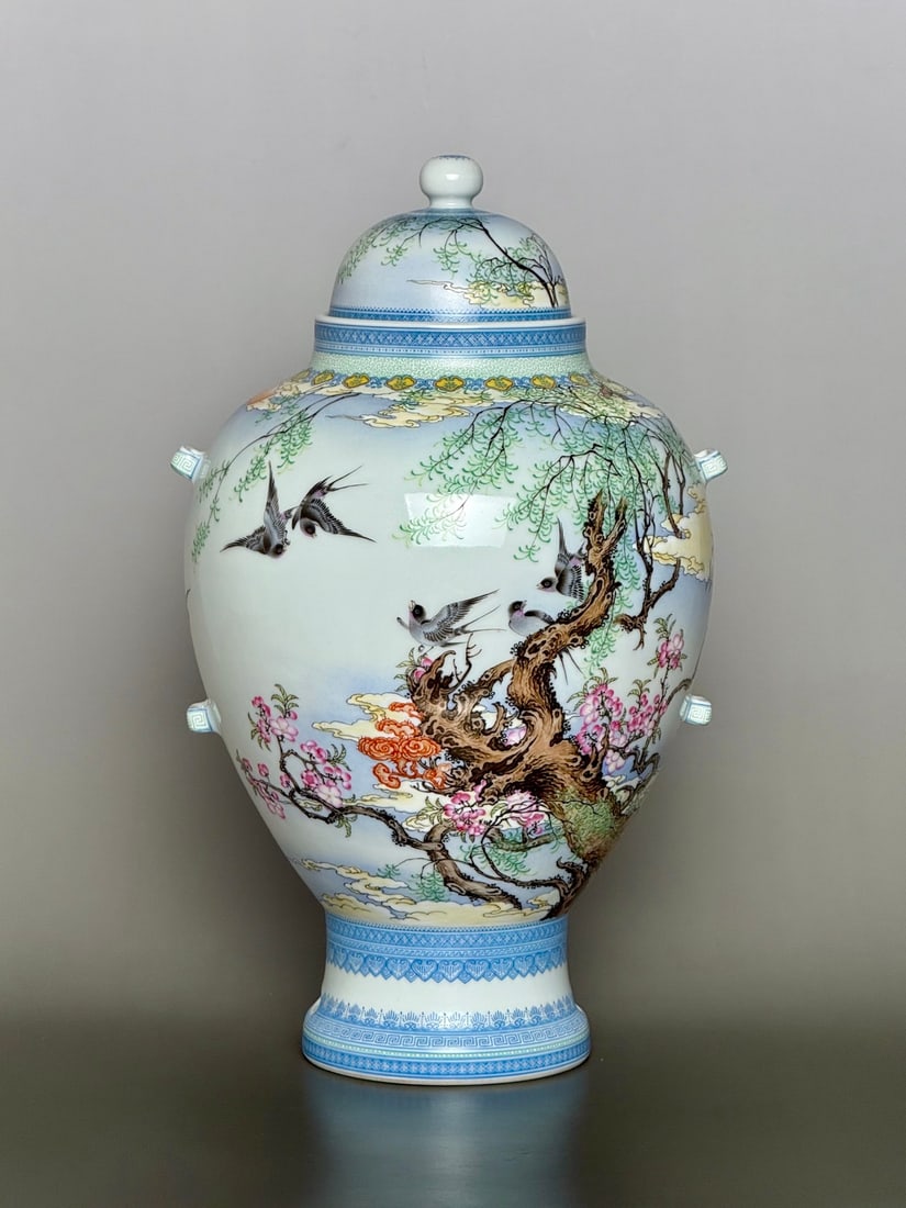 An Exquisite Famille-Rose Flower and Bird Pattern Jar with Cover,with poem (1 of 9)