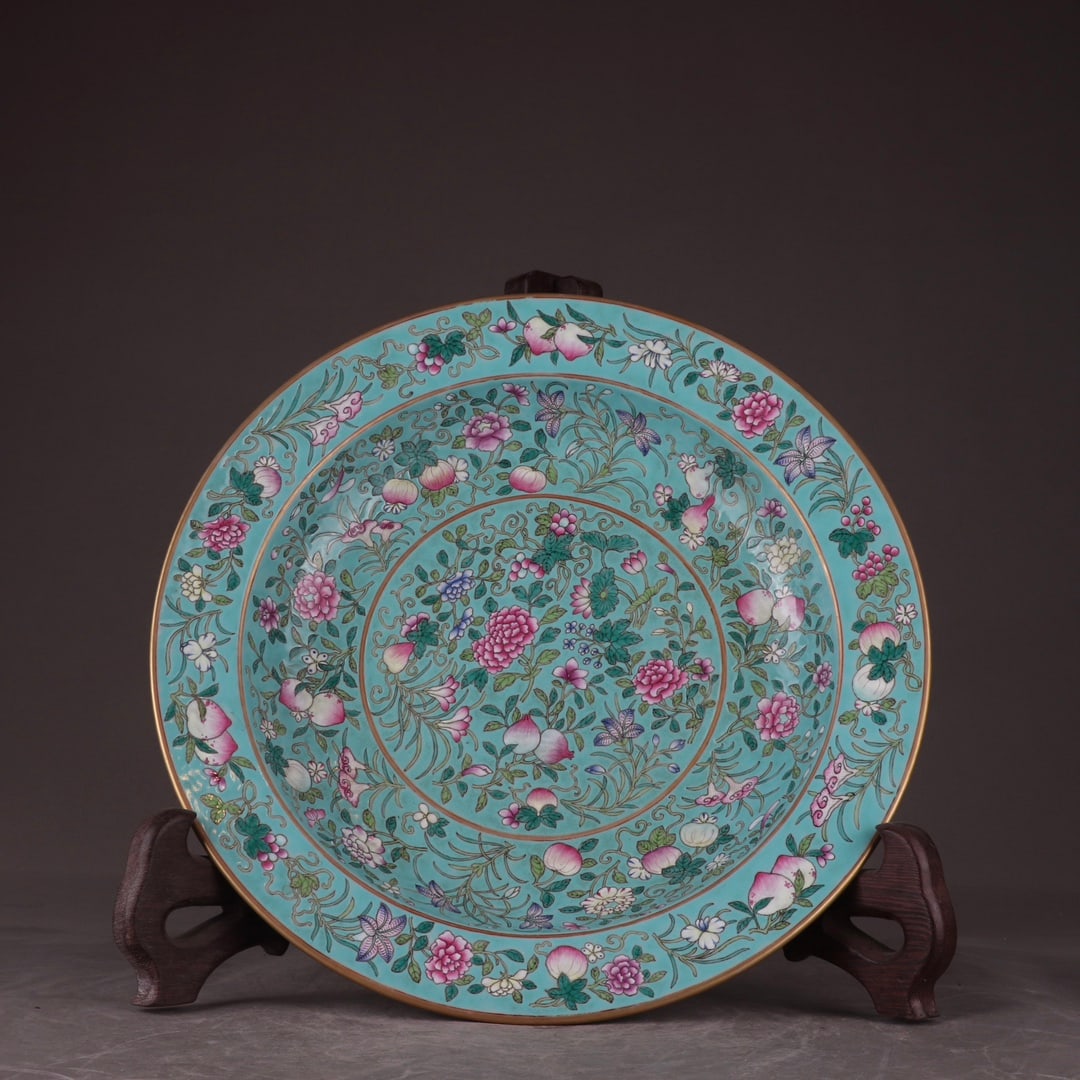 An Exquisite Green Ground Famille-Rose Painted Gold Flower and Fruit Pattern Plate: An Exquisite Green Ground Famille-Rose Painted Gold Flower and Fruit Pattern Plate,Qing Dynasty,China,Daoguang Six-character Mark,Size:2.6inx14.8in 