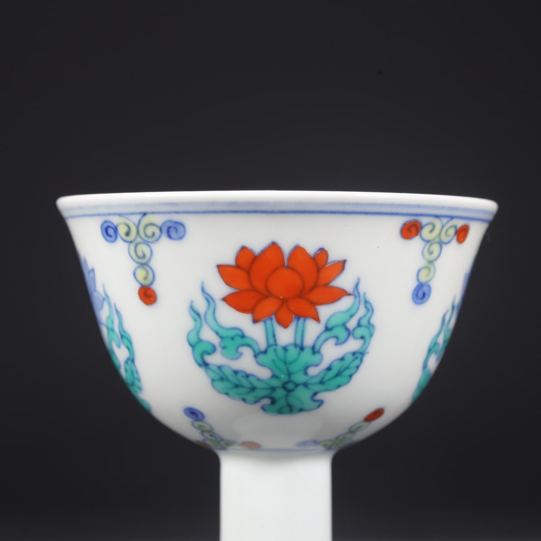 An Exquisite Doucai Flower Pattern Stem Cup - 3
