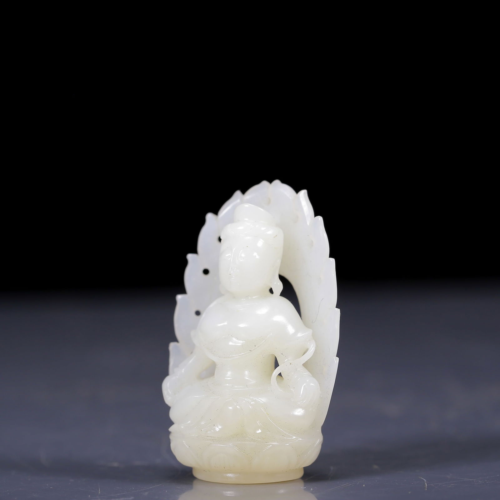 An Exquisite White Jade Avalokitesvara Ornament - 3