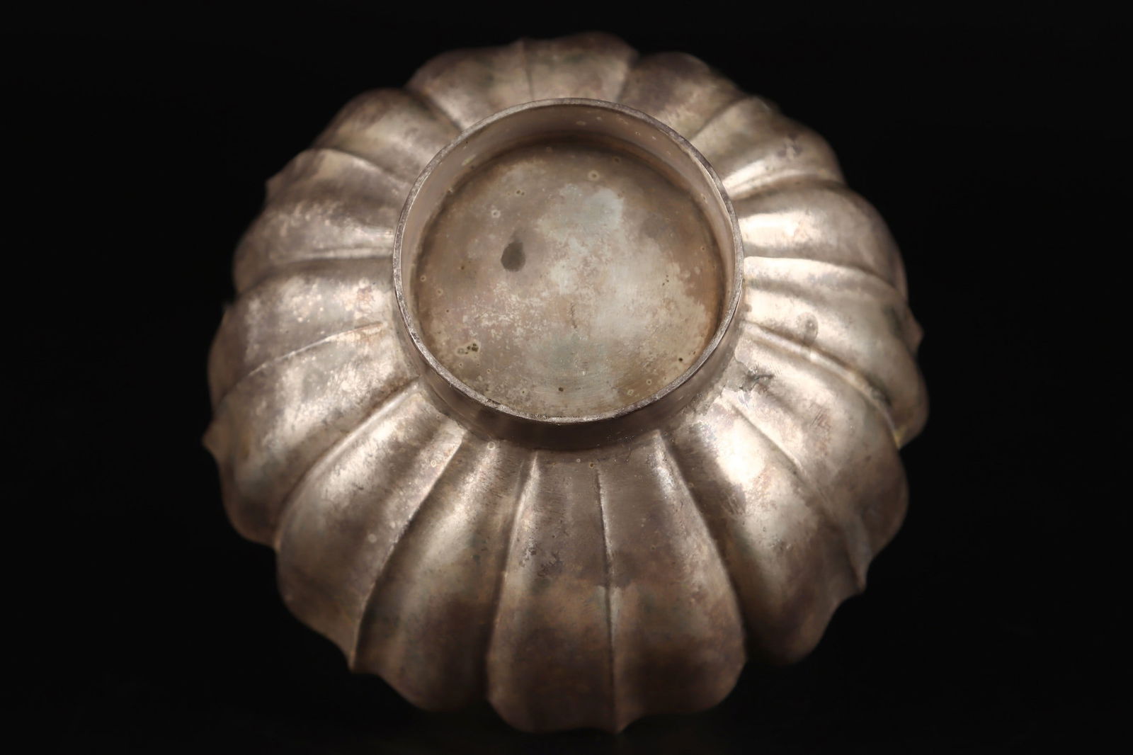 A Fine Silver Bowl - 9