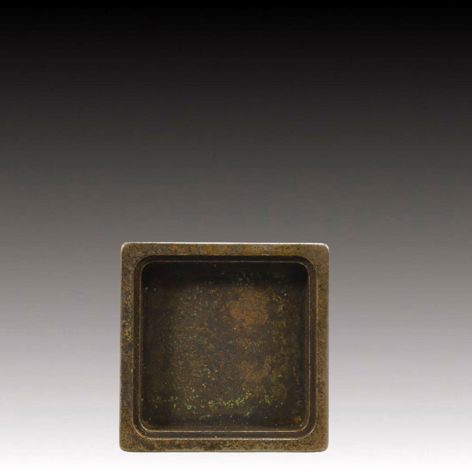 An Exquisite Bronze Dragon Pattern Box - 7