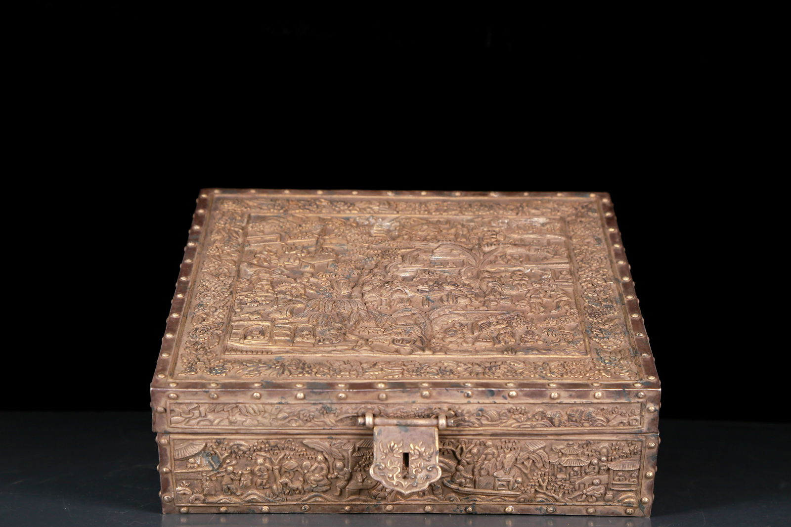 An Exquisite Gilt Silver Landscape and Figure Pattern Box (1 of 10)
