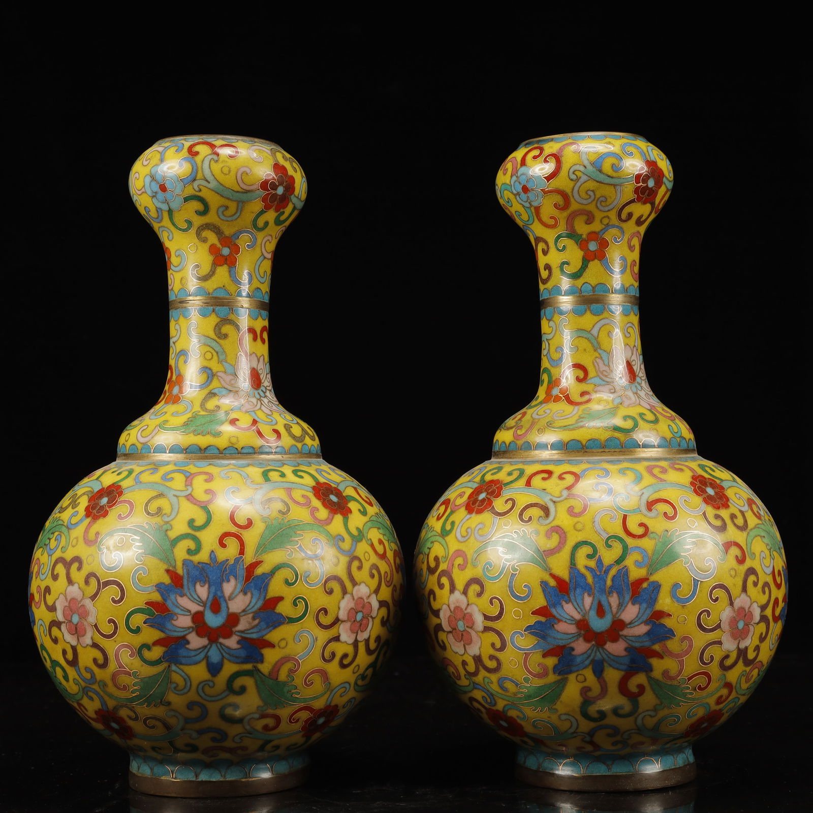 A Pair of Ecmxquisite Cloisonne Lotus Pattern Vases: A Pair of Exquisite Cloisonne Lotus Pattern Vases,Qing Dynasty, China,Qianlong Four-character Mark,Size:5.5inx10.6in,Weight:3400g 一对景泰蓝缠枝莲ಬ