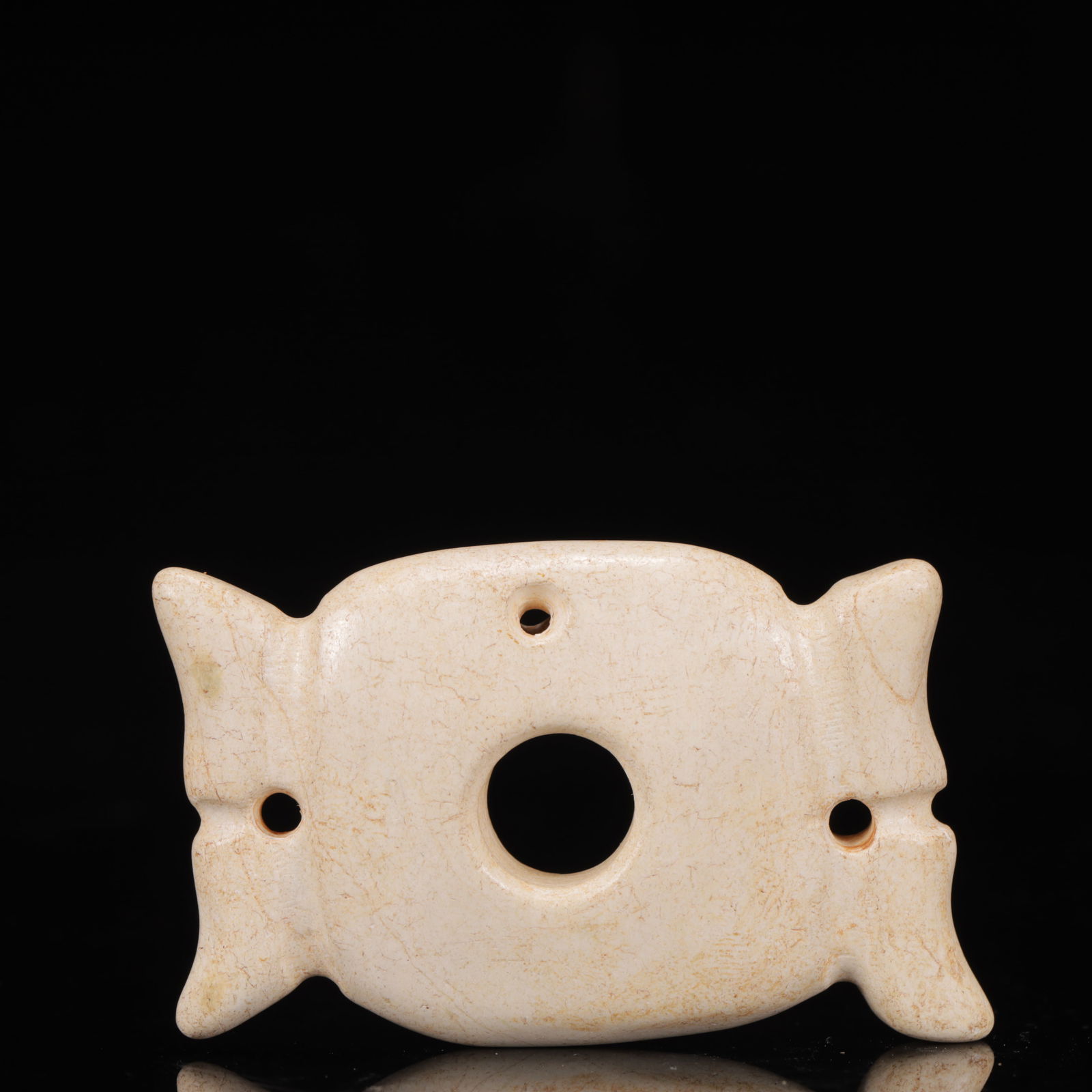 An Archaic Hongshan Culture Yellow Jade Pendant: An Archaic Hongshan Culture Yellow Jade Pendant,Ancient Time,China,Size:2.6inx0.4inx1.8in,Weight:52g 