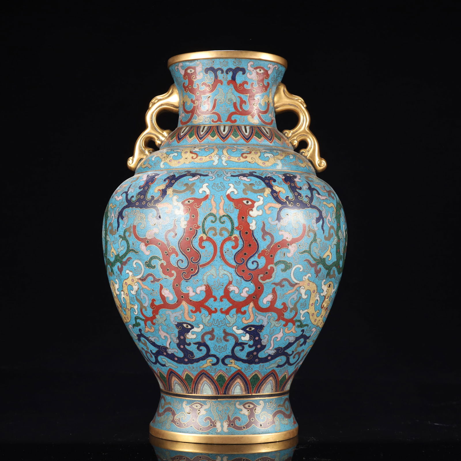 An Exquisite Cloisonne Dragon Pattern Double-Ears Vase: An Exquisite Cloisonne Dragon Pattern Double-Ears Vase,Qing Dynasty, China,Qianlong Four-character Mark,Size:7.9inx5.9inx12.6in,Weight:2800g 景泰蓝龙纹双耳