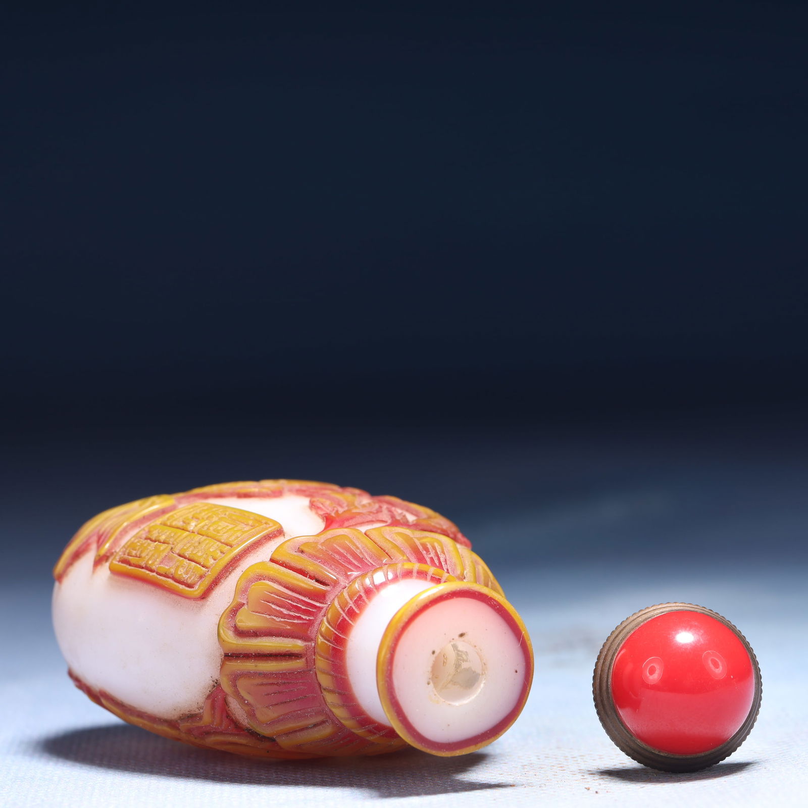 An Exquisite Glass Fish Pattern Snuff Bottle - 6