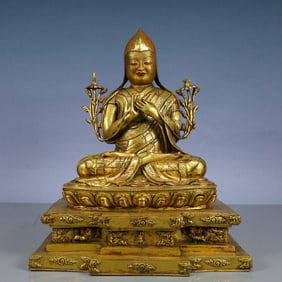 A Solemn Gilt Bronze Statue of Tsongkhapa