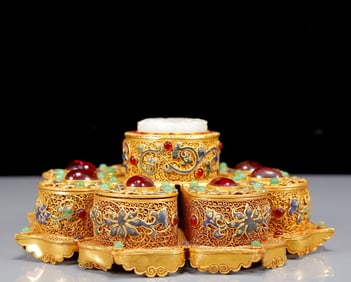 An Exquisite Gilt Inlaid White Jade Cover Box,Inlaid Gems