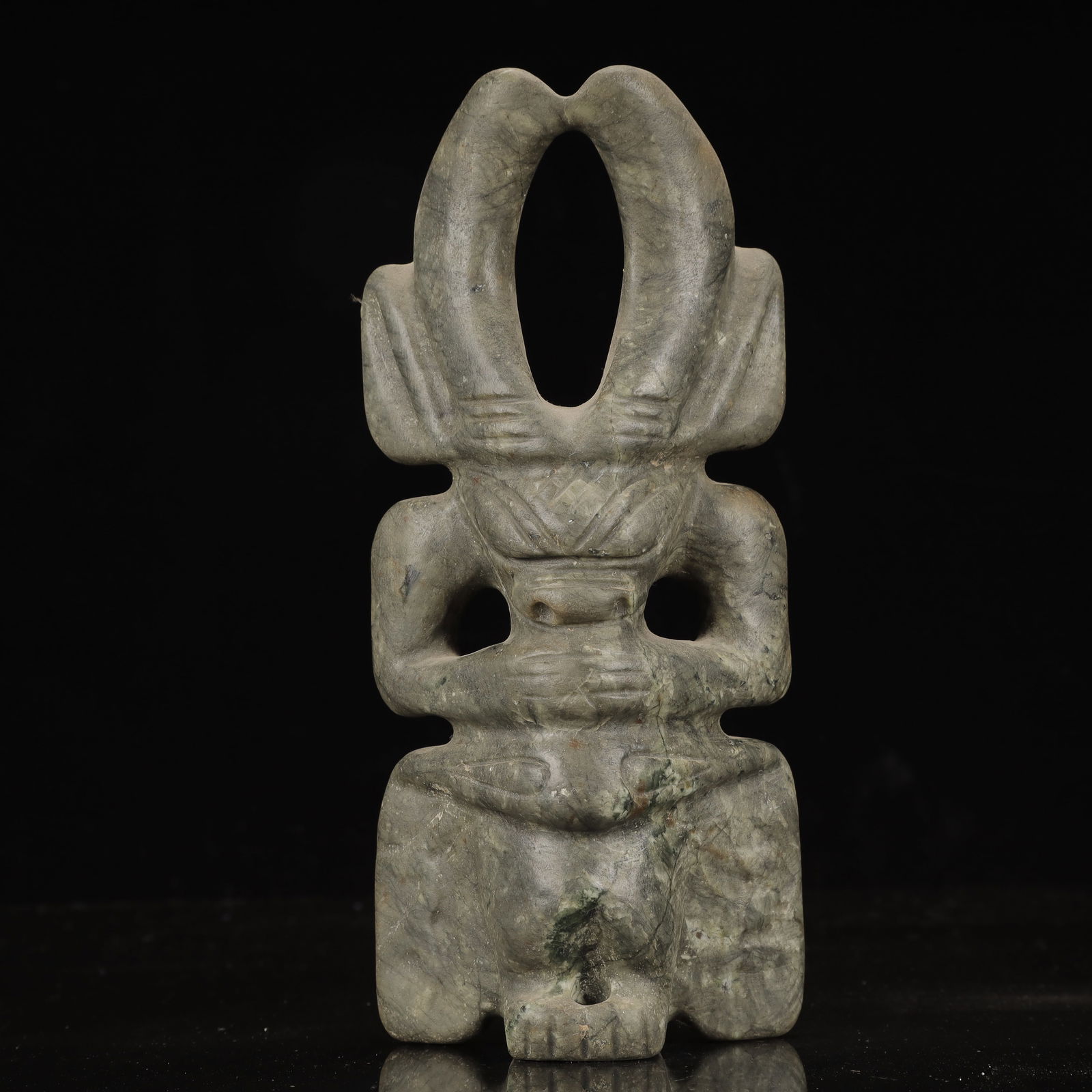 An Archaic Hongshan Culture Gaogu Jade Beast Ornament: An Archaic Hongshan Culture Gaogu Jade Beast Ornament,Ancient Time, China,Size:4.3inx2inx9.4in,Weight:1600g 
