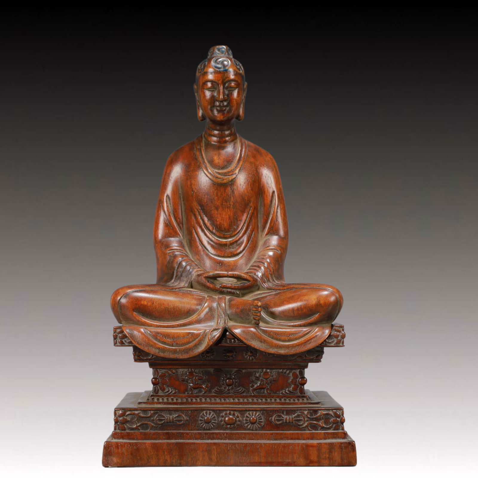 A Rare Bamboo Statue of Sakyamuni: A Rare Bamboo Statue of Sakyamuni,Qing Dynasty,China,Size:7.6inx5.6inx14.3in,Weight:2200g 竹雕如来像,中国清代