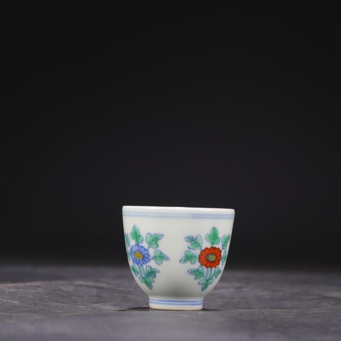 An Exquisite Doucai Flower Pattern Cup - 4