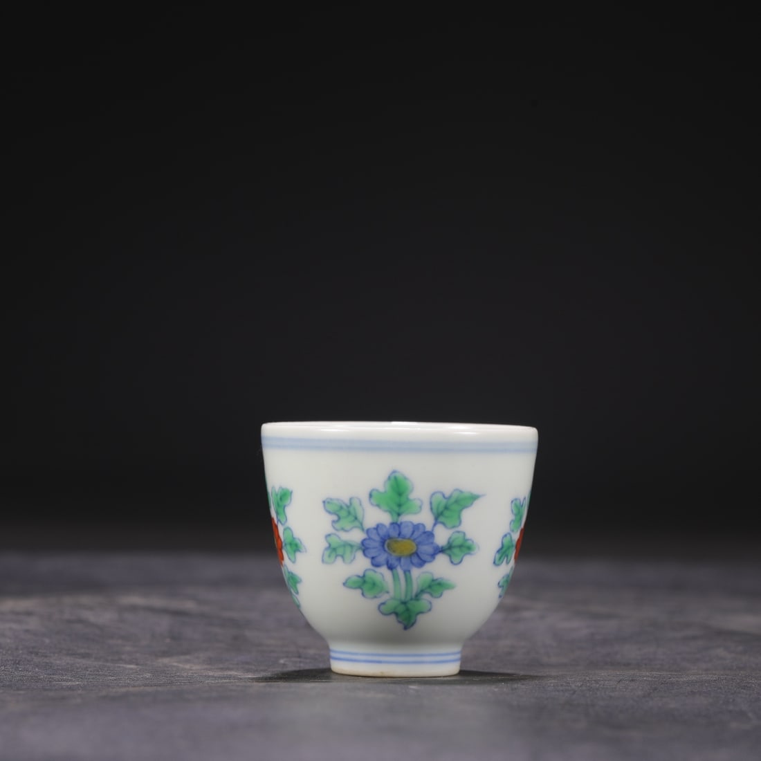 An Exquisite Doucai Flower Pattern Cup - 5