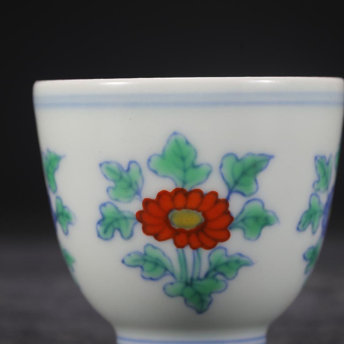 An Exquisite Doucai Flower Pattern Cup - 8