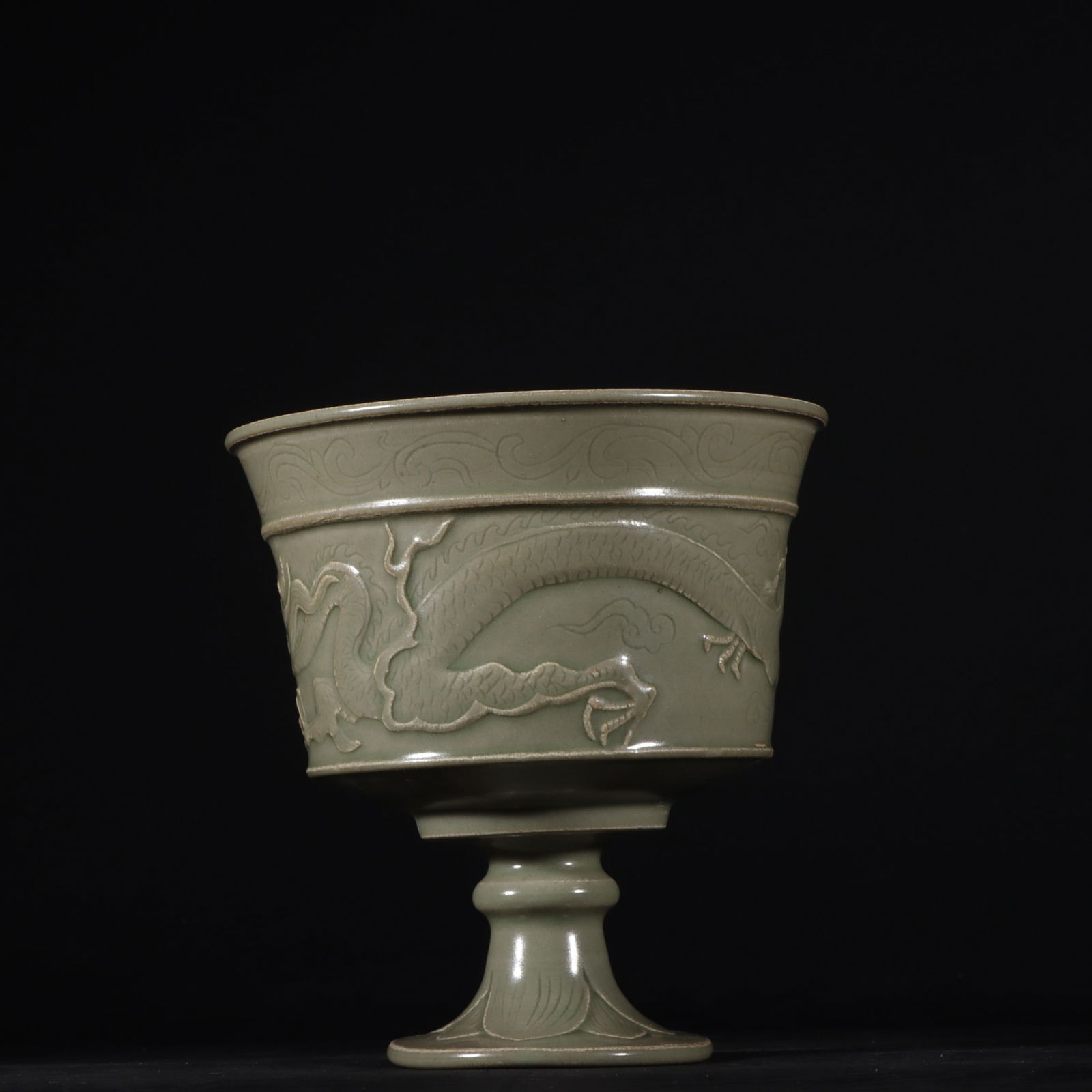 An Exquisite Yue yao Dragon Pattern Stem Cup - 3