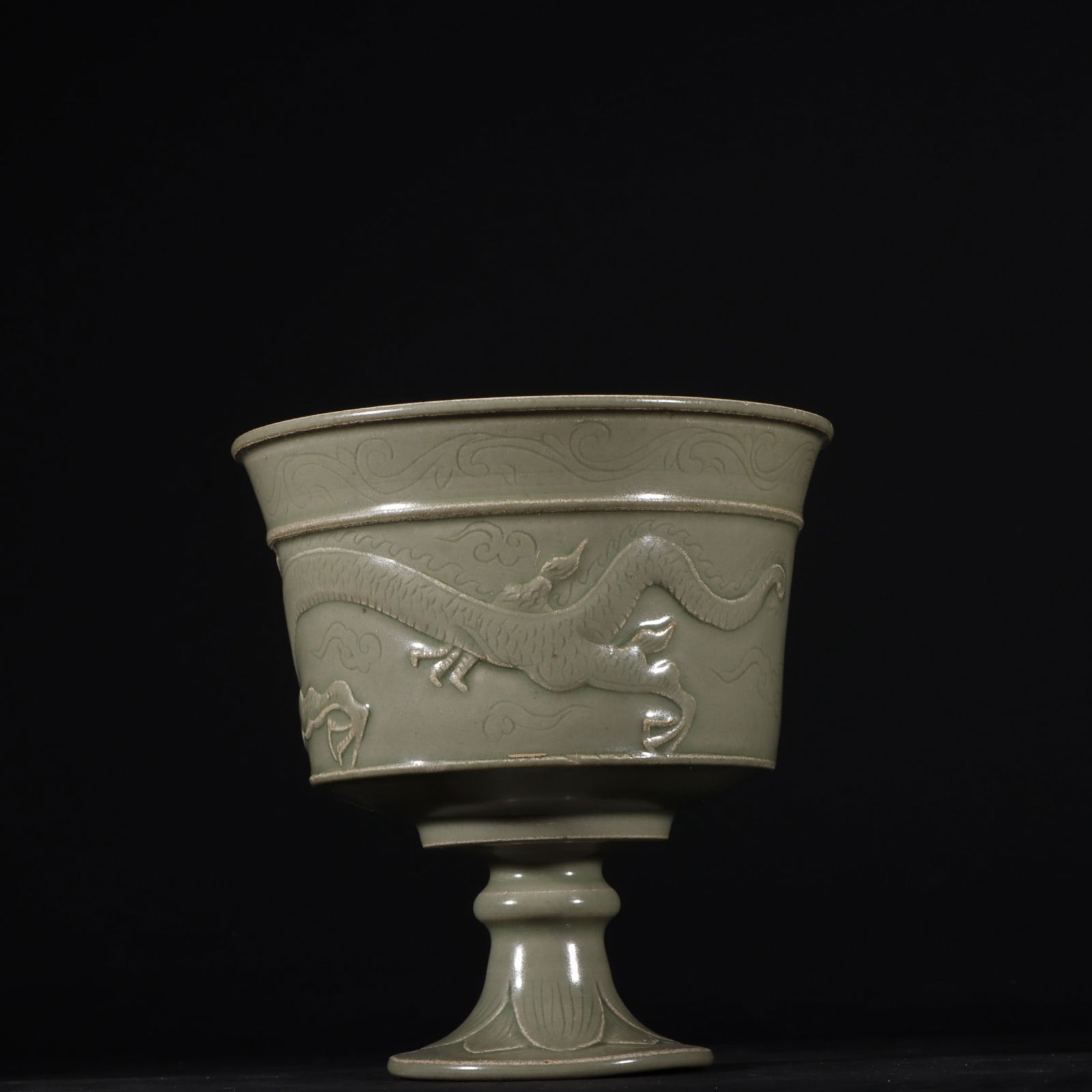 An Exquisite Yue yao Dragon Pattern Stem Cup - 4