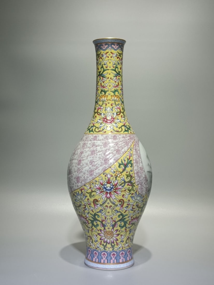 An Exquisite Enamel Landscape Pattern Vase - 4