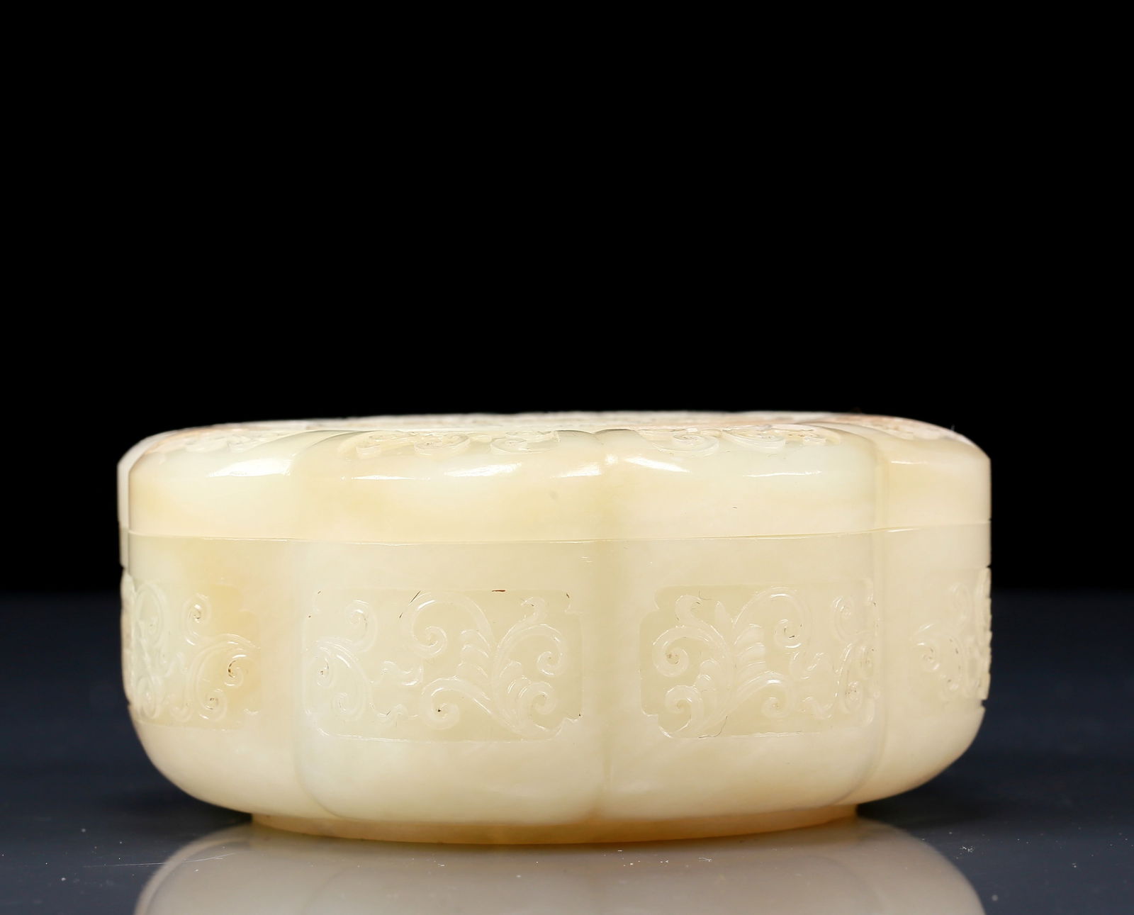 An Exquisite White Jade Lotus Pattern Box - 3