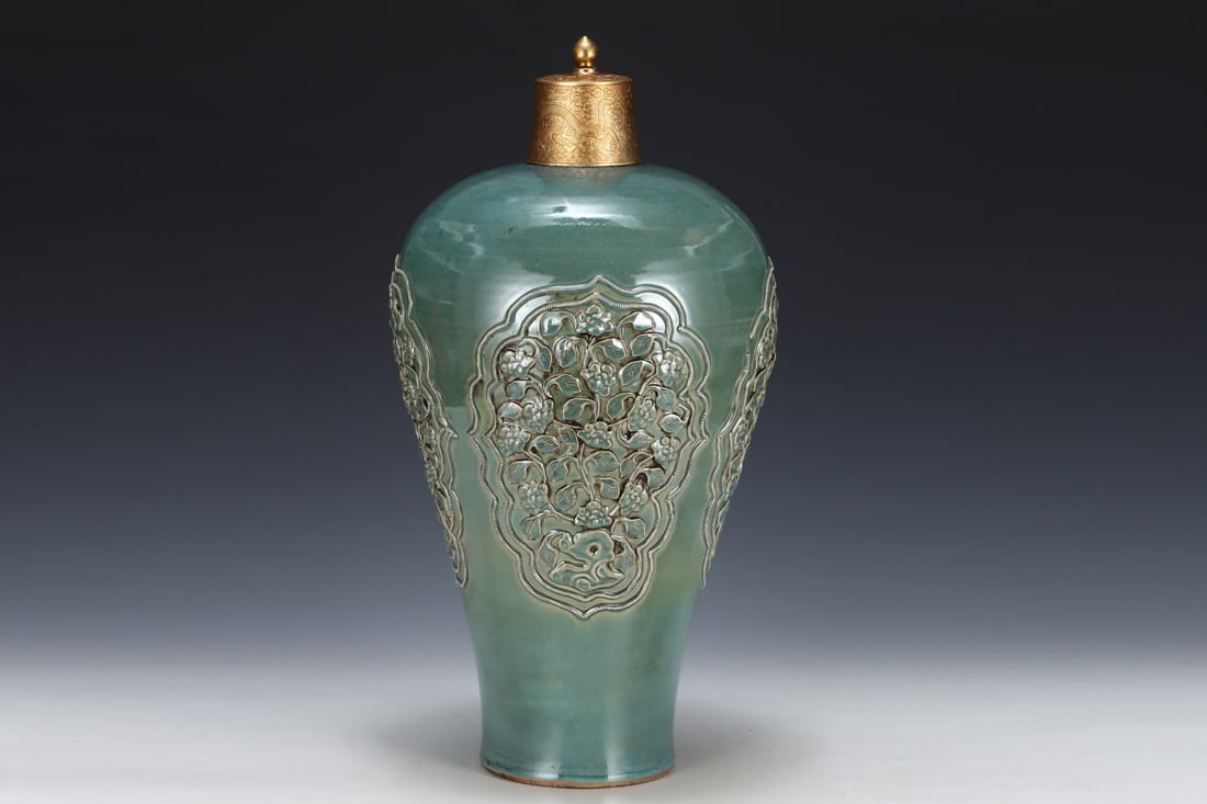 A Huge Green Glazed Flower Pattern Bottle - 2