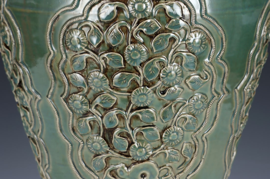 A Huge Green Glazed Flower Pattern Bottle - 6