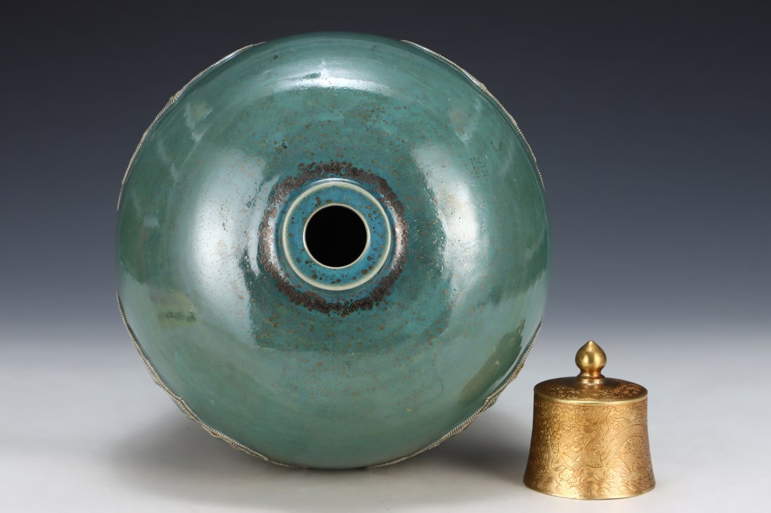 A Huge Green Glazed Flower Pattern Bottle - 7