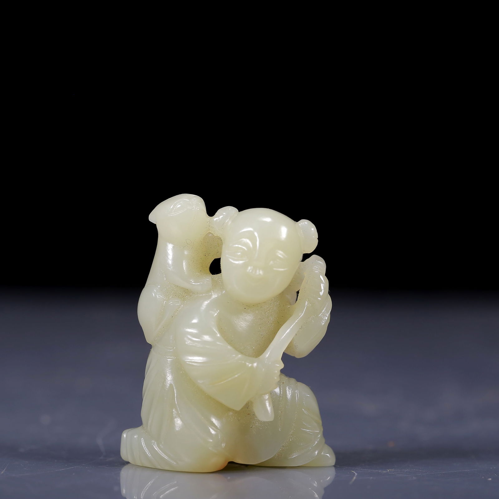 An Exquisite White Jade Figure Ornament: An Exquisite White Jade Figure Ornament ,Qing Dynasty, China,Size:1.6inx0.8inx2in,Weight:50g 白玉人物摆件，清代