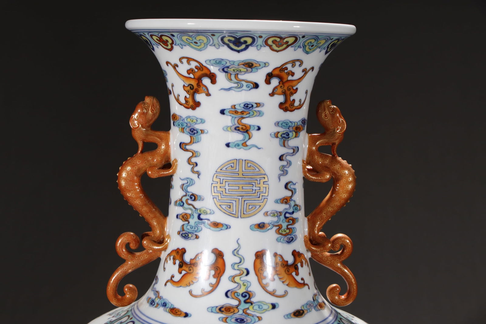 An Exquisite Doucai Auspicious Cloud and Bats Pattern Vase - 2