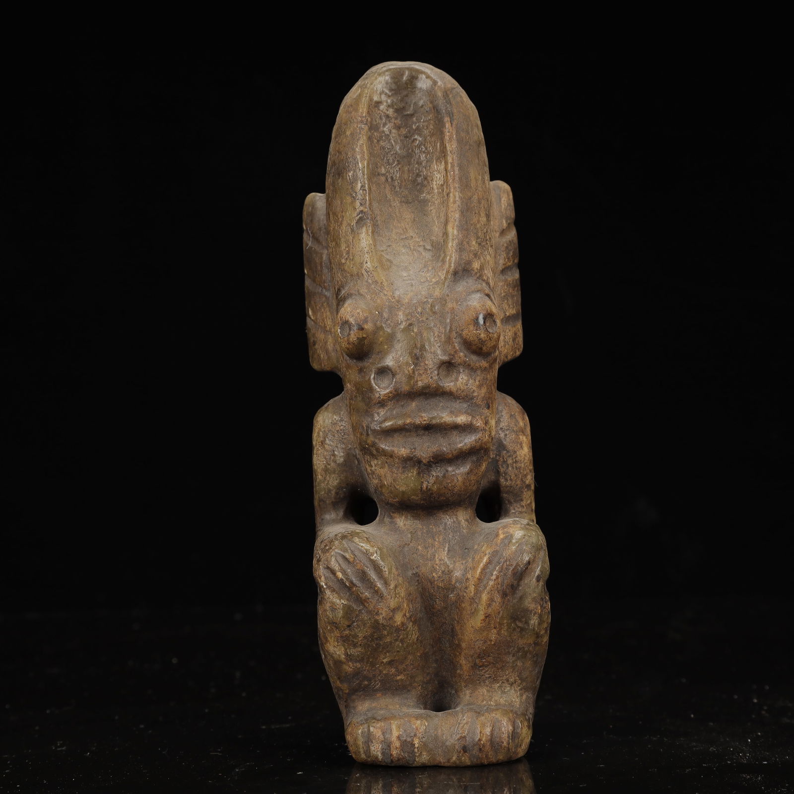 An Archaic Hongshan Culture Gaogu Jade Beast Pattern Ornament: An Archaic Hongshan Culture Gaogu Jade Beast Pattern Ornament,Ancient Time, China,Size:2.4inx2inx8.3in,Weight:1450g 