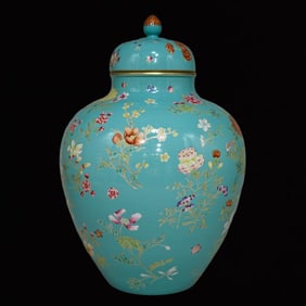 An Exquisite Turquoise Glazed Famille-Rose Flower Pattern Jar with Cover