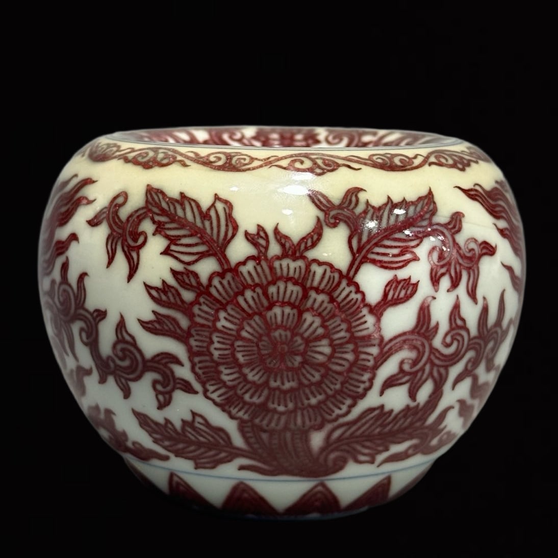 An Exquisite Underglaze-Red Lotus Pattern Jar - 3
