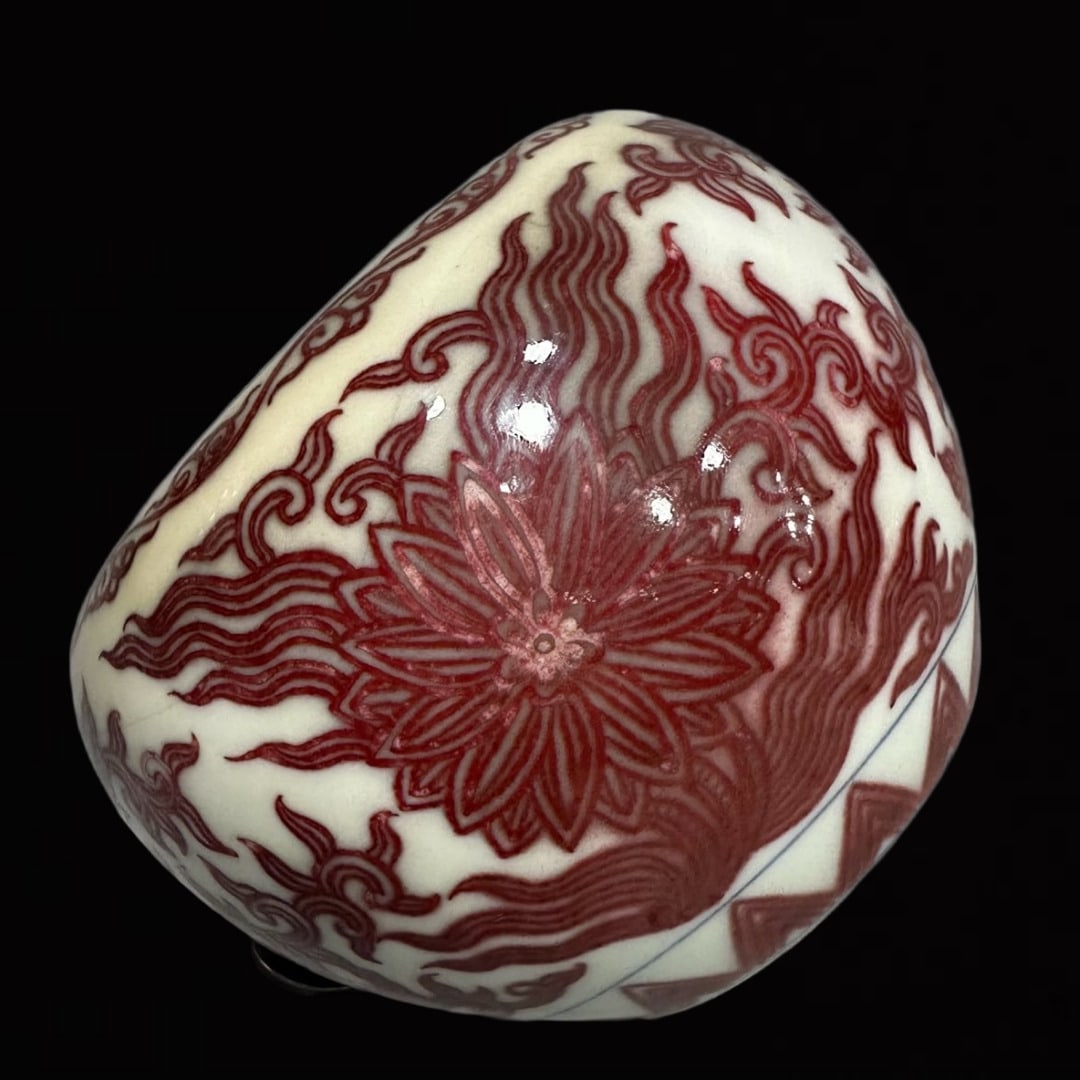 An Exquisite Underglaze-Red Lotus Pattern Jar - 6