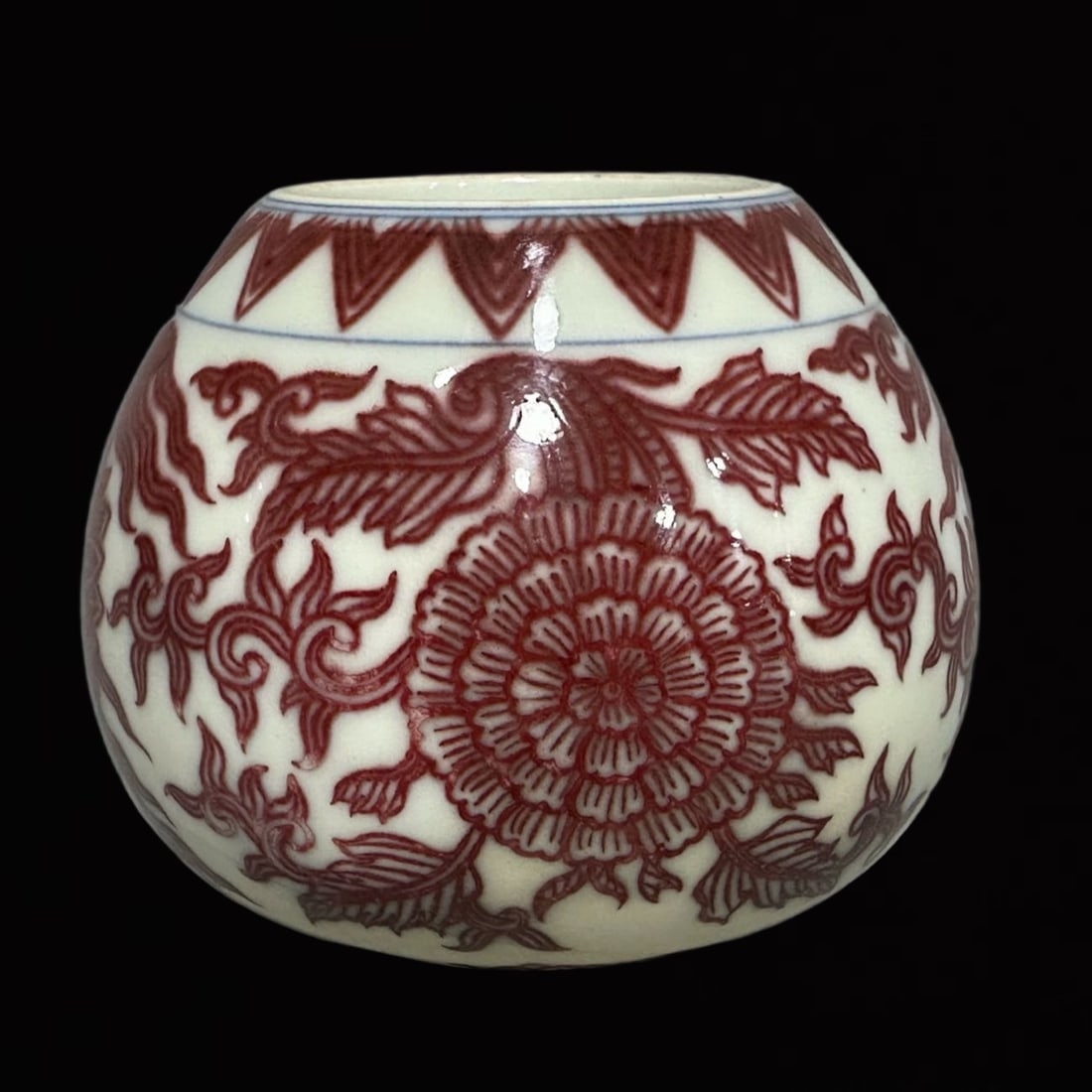An Exquisite Underglaze-Red Lotus Pattern Jar - 7