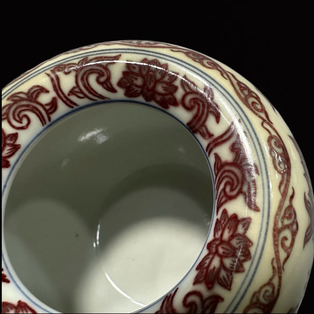 An Exquisite Underglaze-Red Lotus Pattern Jar - 8