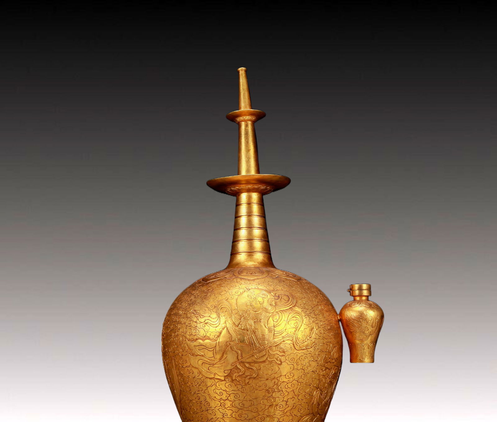 A Huge Gilt Bronze Figure Pattern Vase - 2