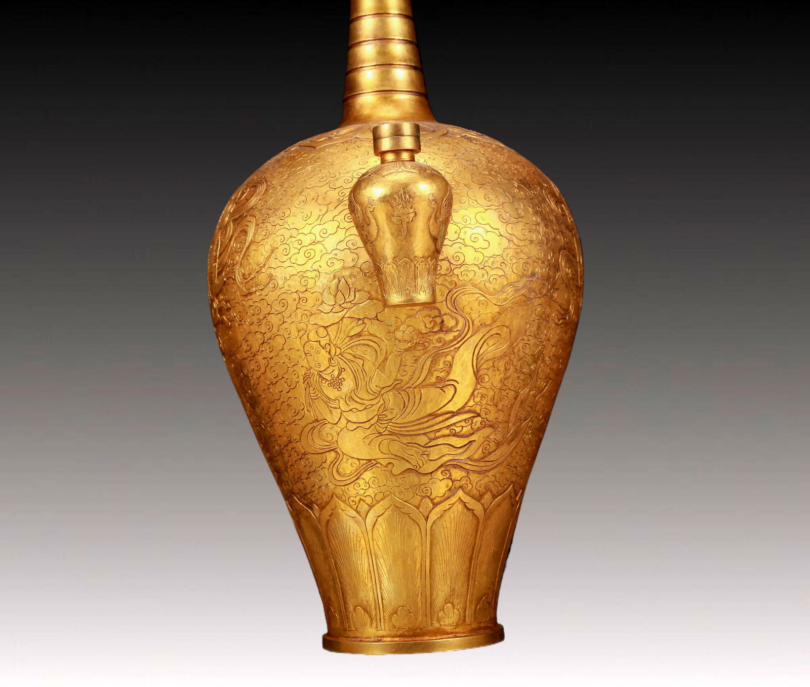 A Huge Gilt Bronze Figure Pattern Vase - 6