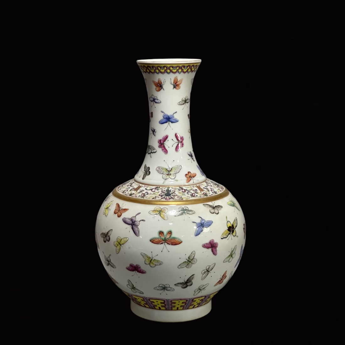 A Huge Famille-Rose Butterfly Pattern Vase: A Huge Famille-Rose Butterfly Pattern Vase,Qing Dynasty,China,Guangxu Six-Character Mark,Size:15.7inx13.4in 