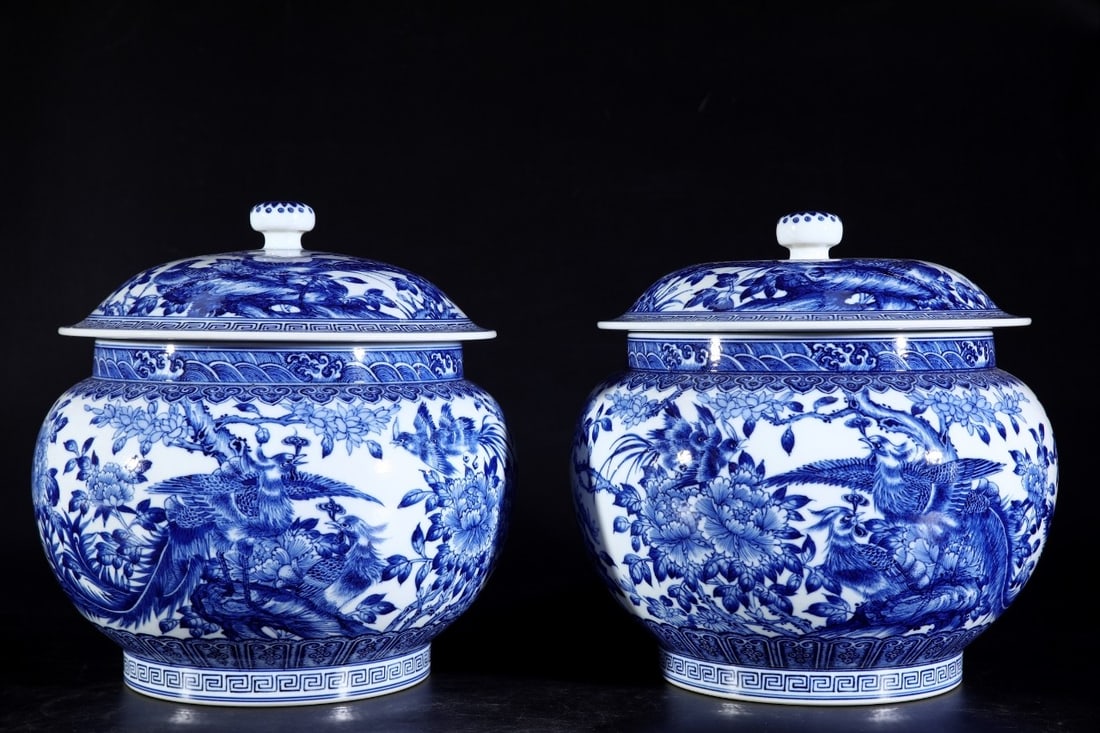 A Pair of Exquisite Blue and White Flower and Phoenix Pattern Jars with Cover: A Pair of Exquisite Blue and White Flower and Phoenix Pattern Jars with Cover,Qing Dynasty,China,Qianlong Six-character Mark,Size:12.4inx11.7in 
