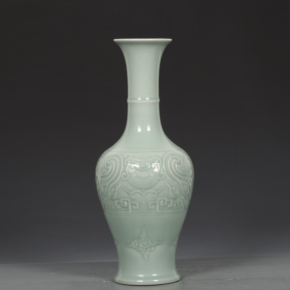 An Exquisite Celadon Glazed Auspicious Cloud Pattern Vase (1 of 9)