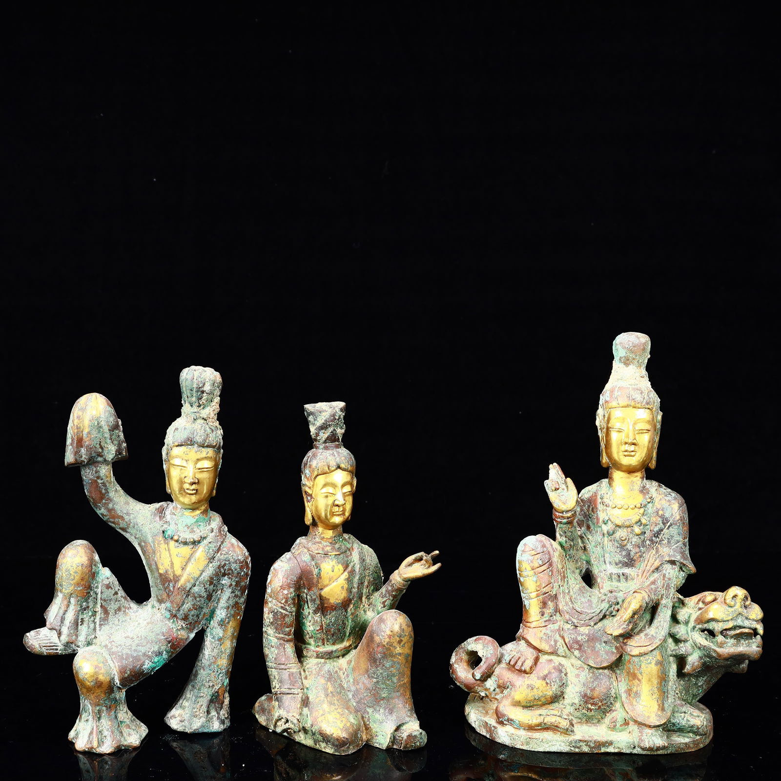 A Set of Solemn Bronze Inlaid Gold and Silver Statue of Manjusri: A Set of Solemn Bronze Inlaid Gold and Silver Statue of Manjusri,The Warring States period in China,Size:5.9inx3.1inx7.9in,Weight:2850g 
