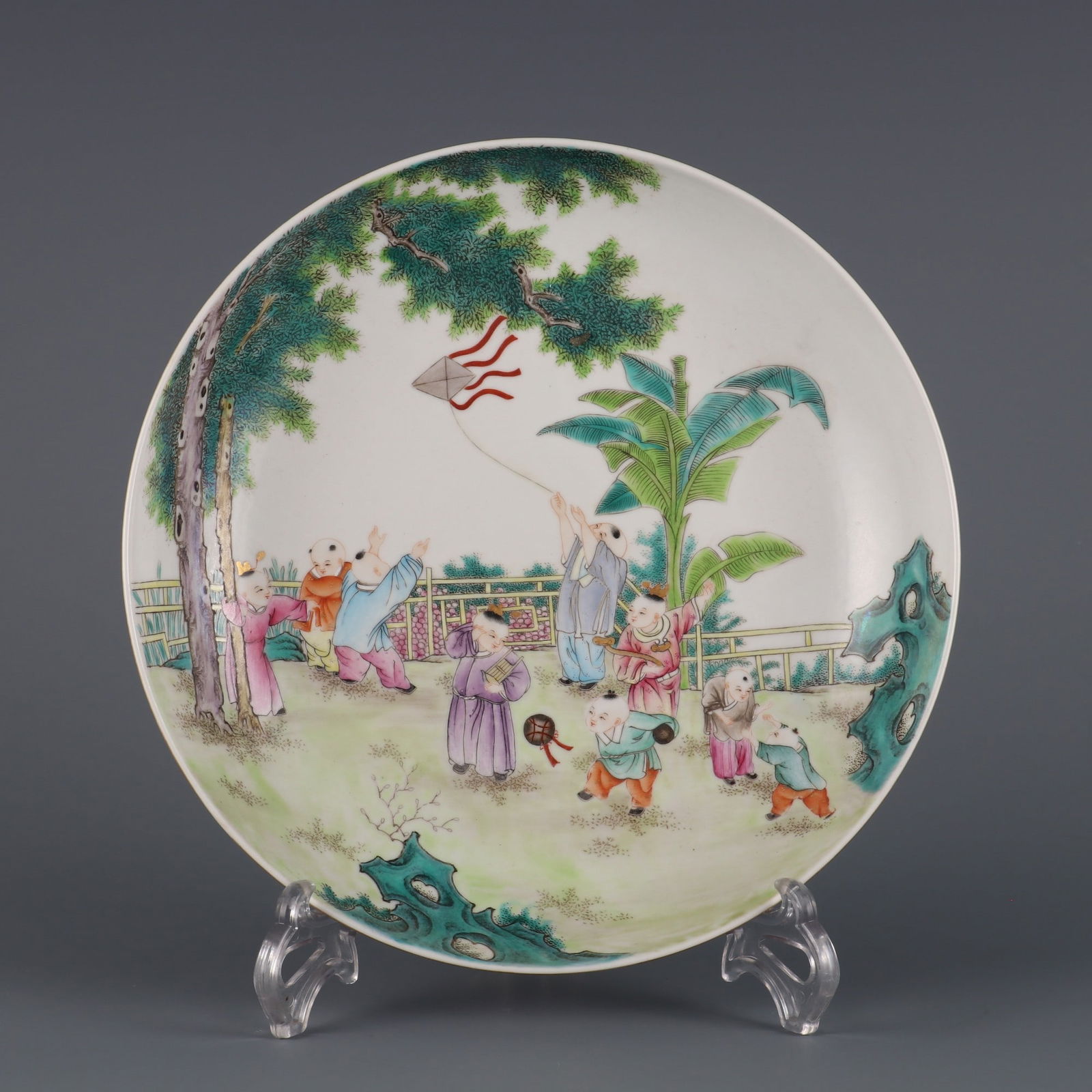 An Exquisite Famille-Rose Character and Story Pattern Plate: An Exquisite Famille-Rose Character and Story Pattern Plate,Qing Dynasty,China,Qianlong Six-character Mark,Size:2.1inx9.6in 粉彩人物故事纹盘,中