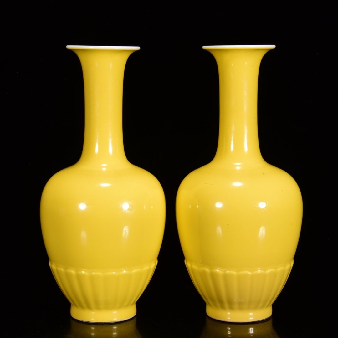 A Pair of Exquisite Yellow Glazed Vases: A Pair of Exquisite Yellow Glazed Vases,Qing Dynasty,China,Kangxi Six-character Mark,Size:8.3inx3.9ins 