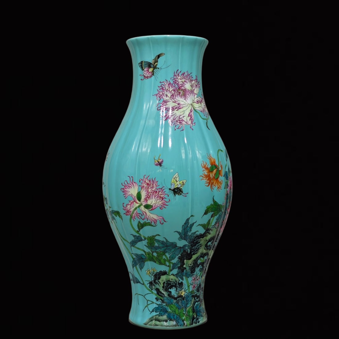 An Exquisite Enamel Flower and Butterfly Pattern Vase: An Exquisite Enamel Flower and Butterfly Pattern Vase,Qing Dynasty,China,Yongzheng Four-character Mark,Size:16.9inx8.3in 