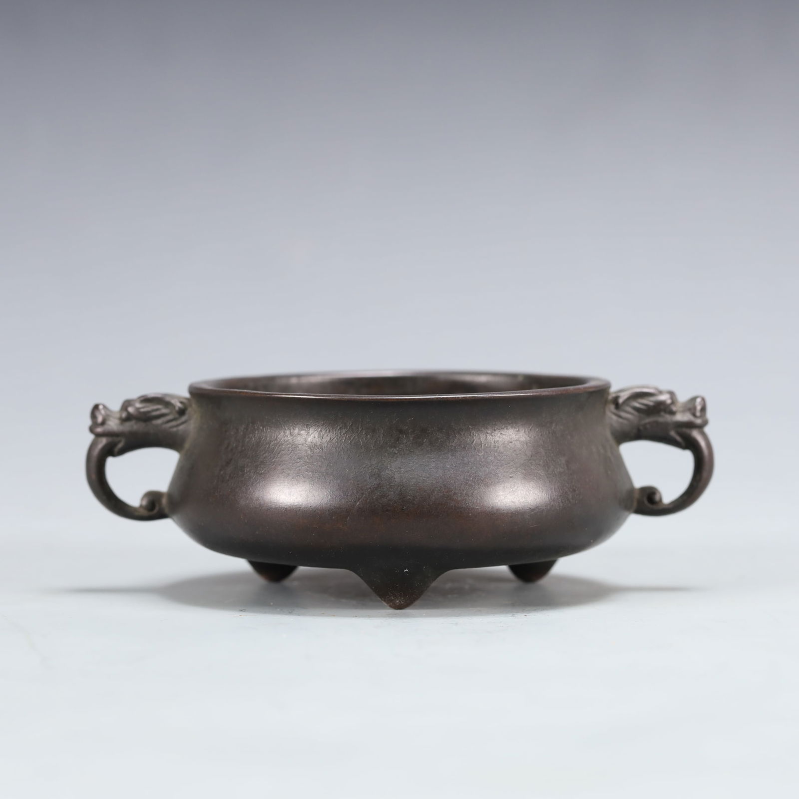 An Exquisite Bronze Double-Ears and Tripod Censer (1 of 8)